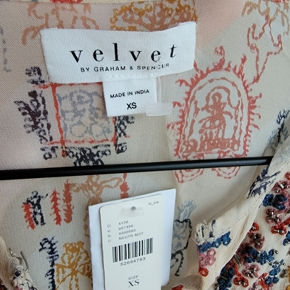 Velvet by Graham & Spencer Tawni Embroidered Tunic size XS NWT - Picture 10 of 10
